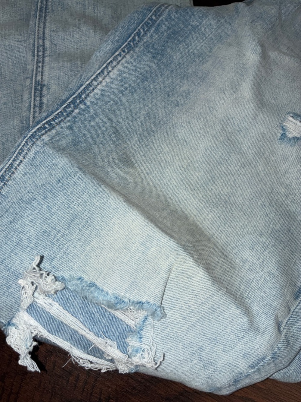 Old Navy Light Blue Faded Slim Jeans - Picture 4 of 8
